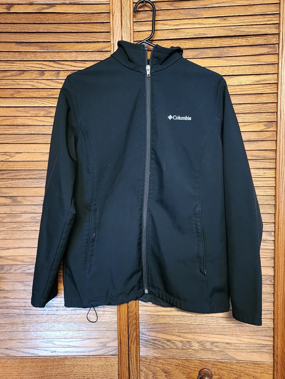Columbia women's size large black shell jacket